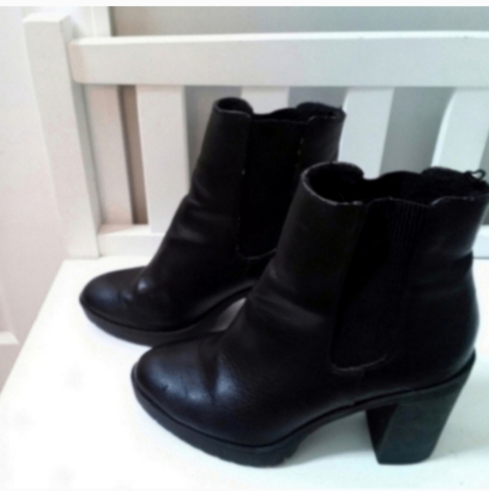 H & M Black Ankle Boots Women's 6 Block Heel Leather? Career Office Dressy